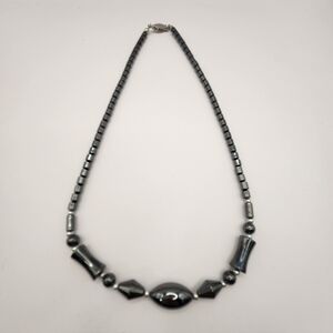 Beautiful Vintage Hematite Necklace And Earring Set